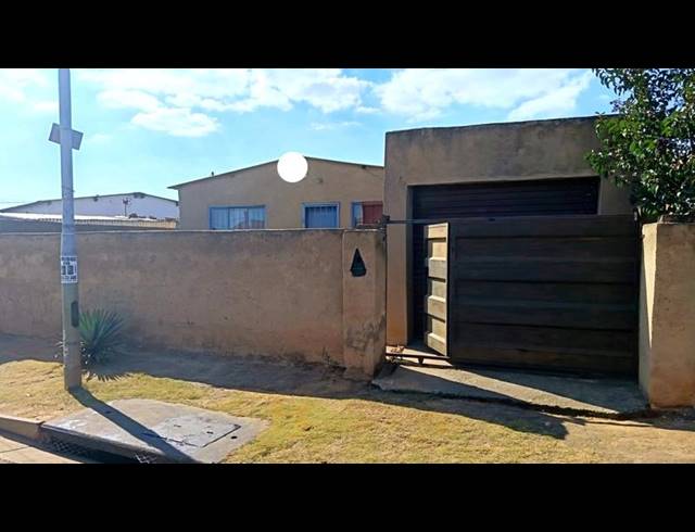 2 BEDROOM HOUSE FOR SALE IN THULANI